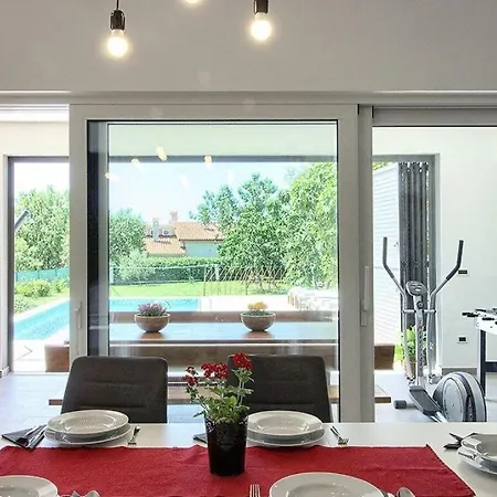 Villa 900m Beach